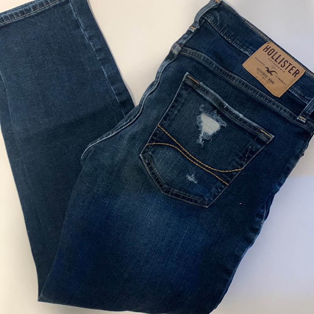 Hollister Skinny Jeans. Destroyed Look